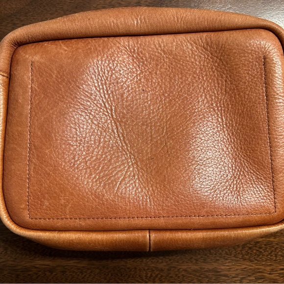 Used Madewell Large Transport Camera Bag - Picture 2 of 4